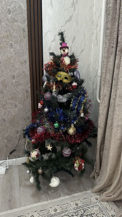 Продам елку с игрушками
