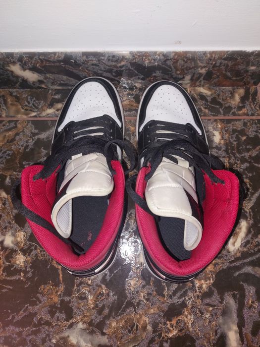 Adidasi Jordan 1 mid