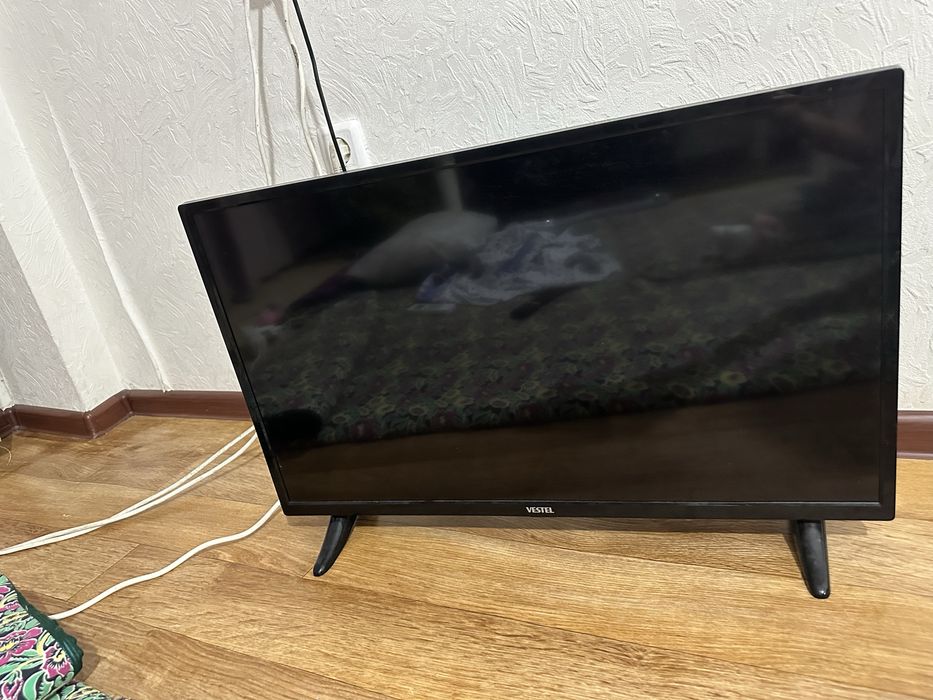 Продам телевизор Smart tv VESTEL