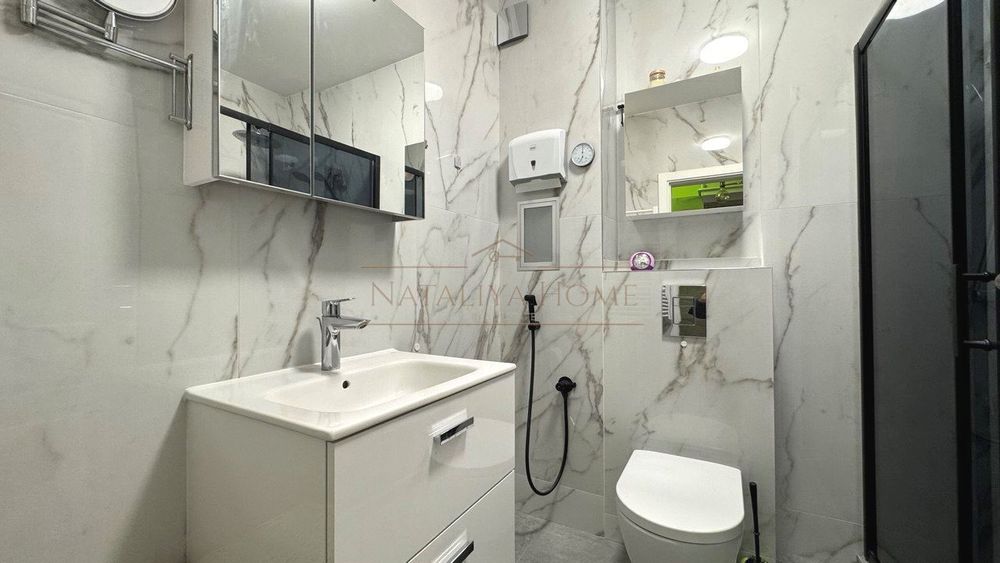 Продава се Тристаен апартамент в Бургас, Сарафово - 80 кв.м за 2500 €/кв.м - Снимка #6