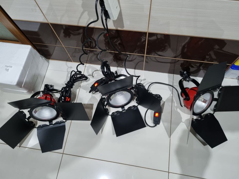 Lampa halogen 800W - 3200ºK cu voleți studio foto nou (UK)