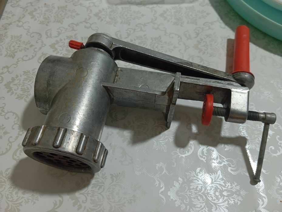 Продаю мясорубку