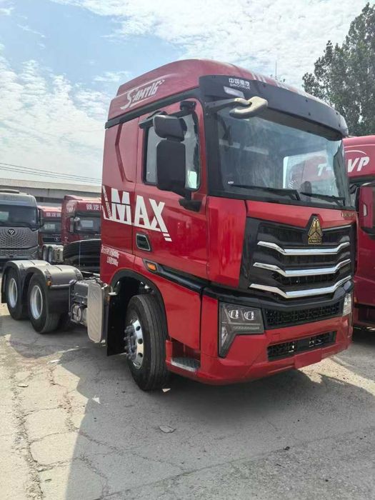 Howo Max трактор