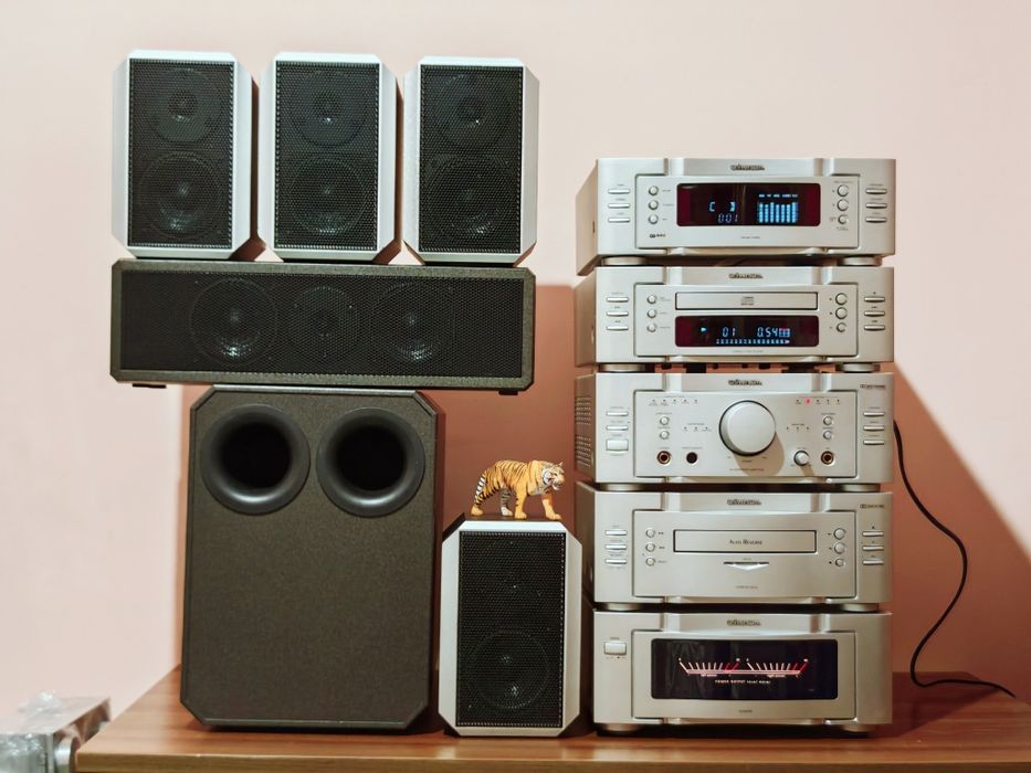 Universum VTC/MASTER VU-4085 Luxury Series. Vârf de gamă. Superb !