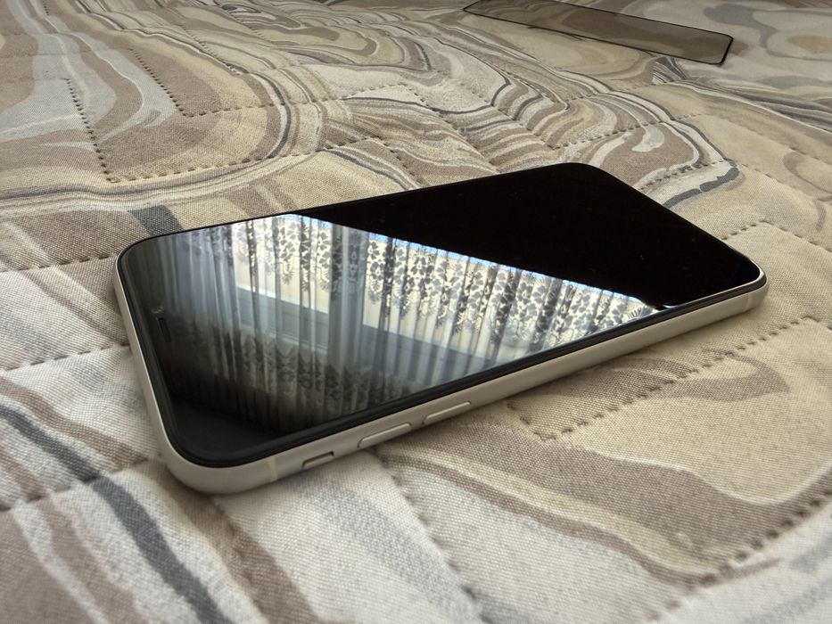 iPhone 11 64GB White