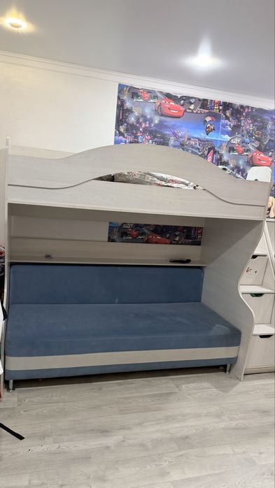 Двухъярусная кровать