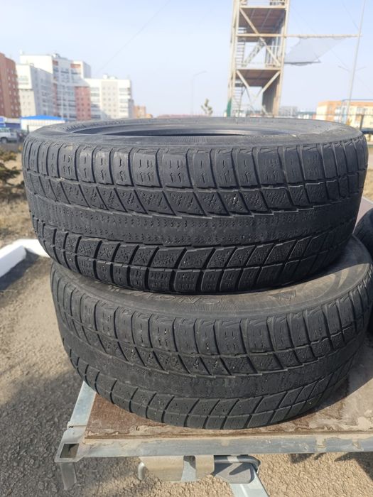 Продам шины на r19