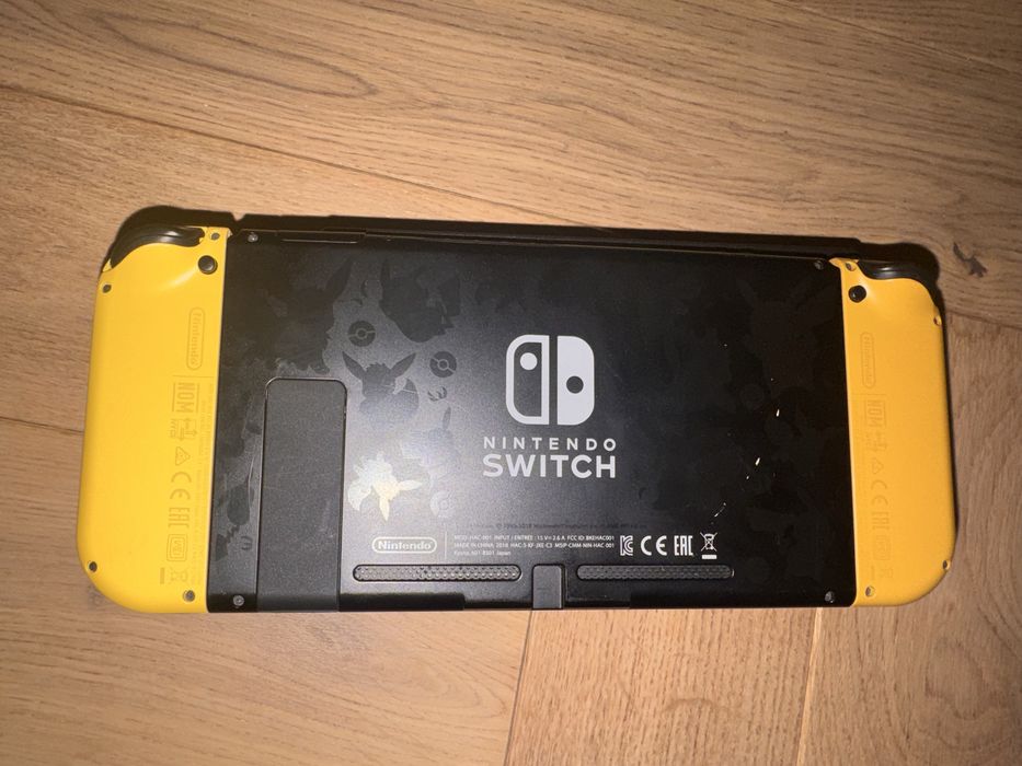 Лимитированная nintendo switch pockemon