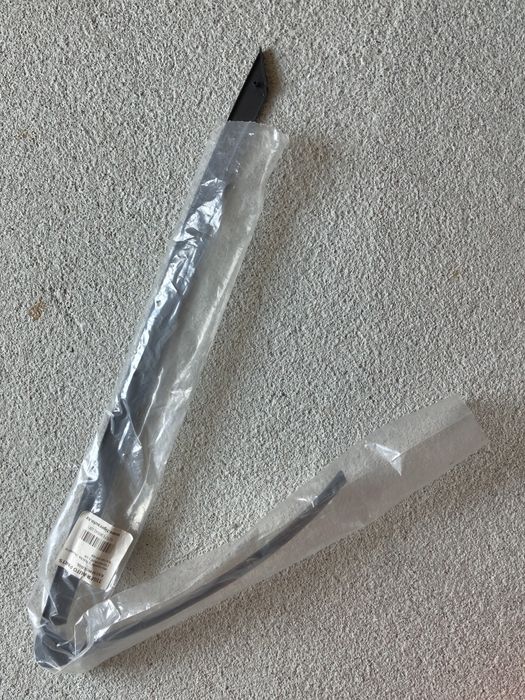 Молдинг заднего стекла Lexus Rx