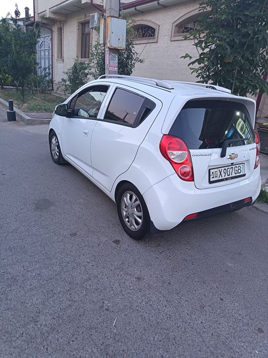 2016 spark sotiladi 5300$