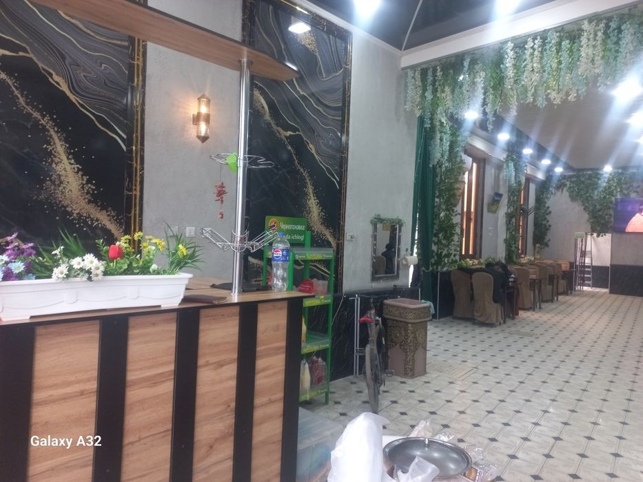 Ховли сотилади барча бизнеслари билан.