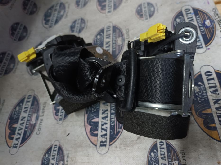 set centuri spate stanga-dreapta cu capsa  mercedes e-class w212 2012