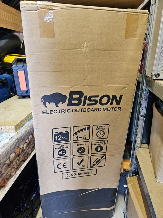 Продавам електрически двигател за лодка . Нов,68 либри!