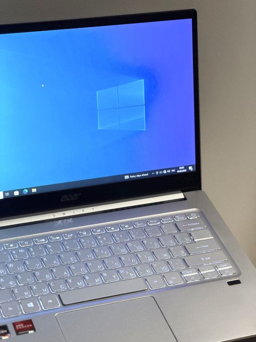 Продам ноутбук acer новой модели