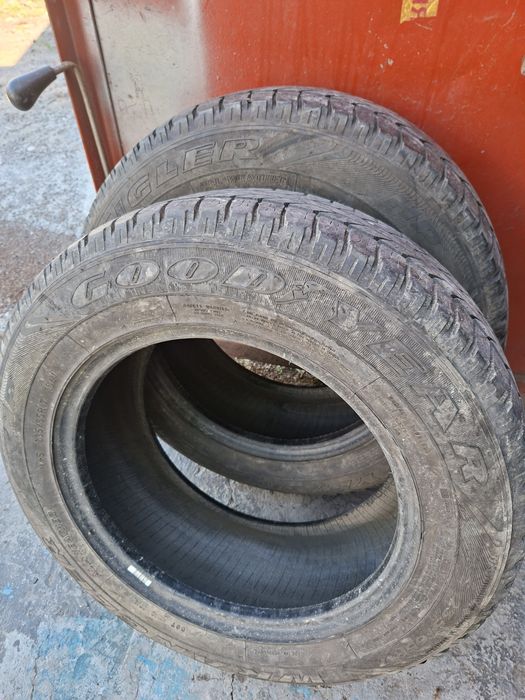 Продам шины 235/65/17 гудиер