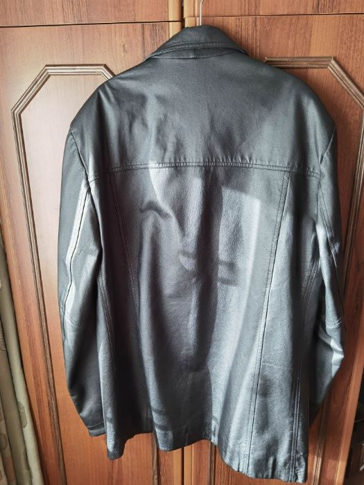 Geaca de piele barbateasca. Noua. Piele ecologica. Marimea L.