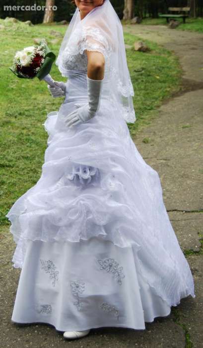 Vand rochie de mireasa deosebita