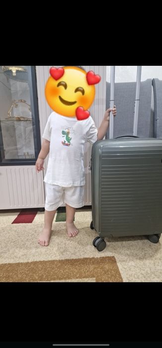 Продаю двойку за 2000тг. Новые,