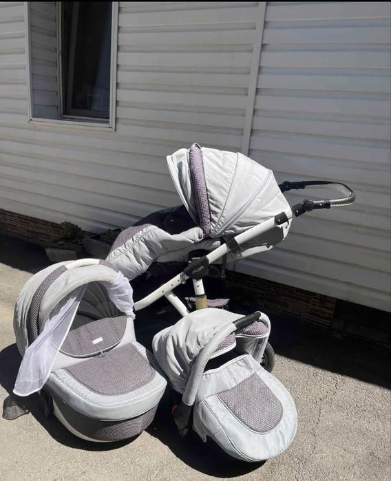 Срочно продам Коляску Adamex