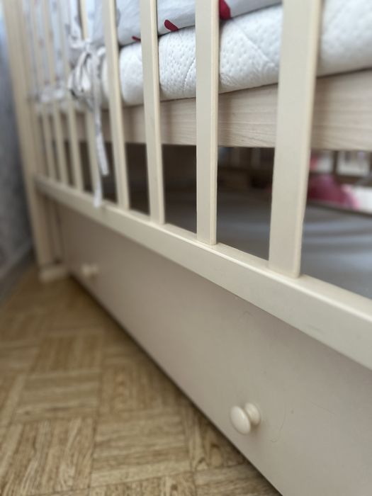 Манеж детская с маятником