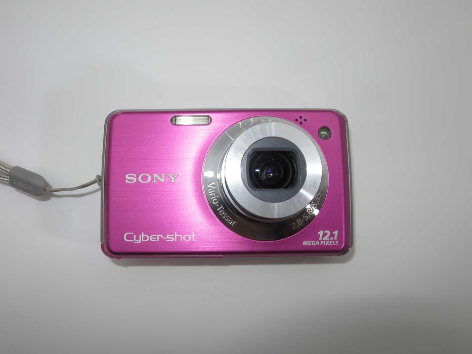 Sony Cyber-shot W220 ултра компактен цифров фотоапарат розов цвят, дигитална камера в отлично състояние комплект, батерия, зарядно, карта памет