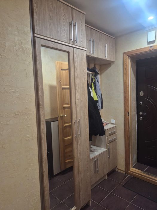 Продам Прихожую…