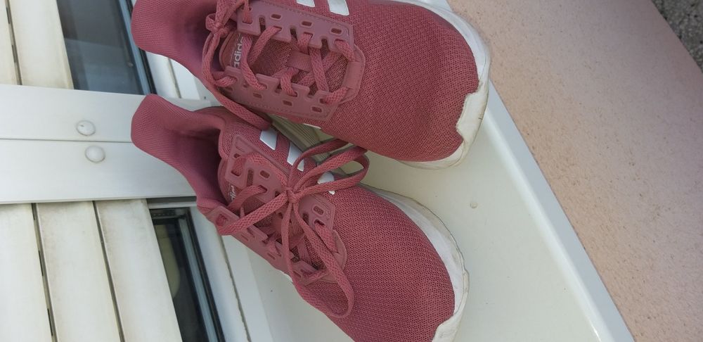 Маратонки на адидас.кецове адидас