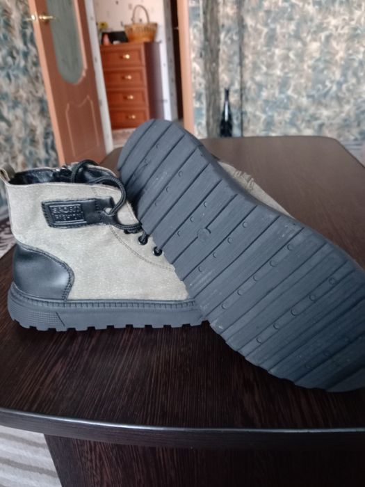 Продам обувь осеннюю на мальчика