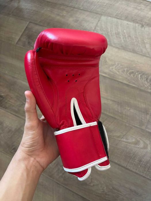 Боксерские перчатки