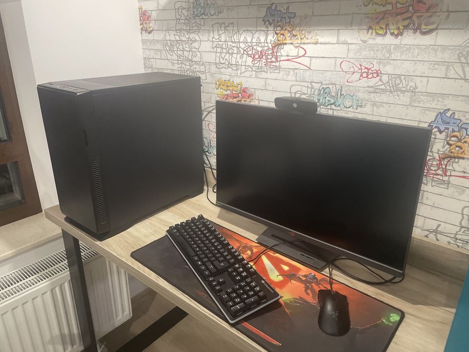 Gaming Pc сетъп + ASUS ROG 27” 180Hz + периферия