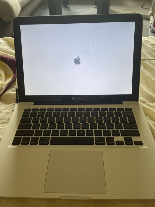 Macbook pro 2010, 13-inch, 4 gb ram, 256 ssd