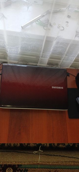 Продам ноутбук .