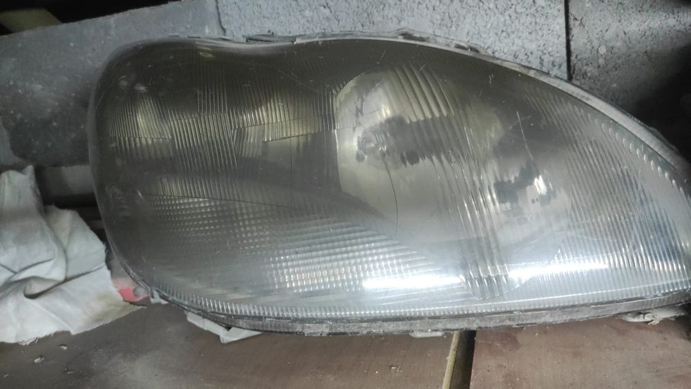 Продаеться фары от Мерседеса S220