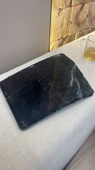 Разбитый айпад про