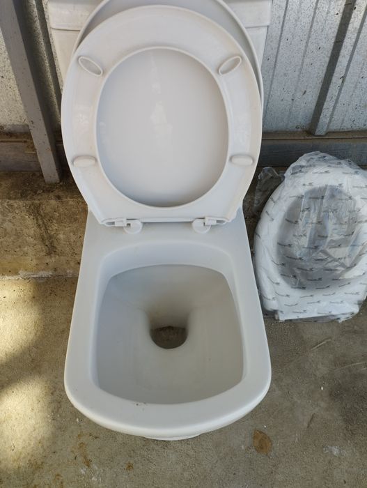 Продам унитаз в хорошем состоянии.