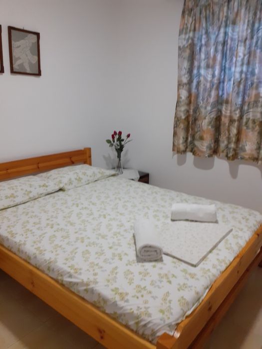 Сграда с три самостоятелни апартамента