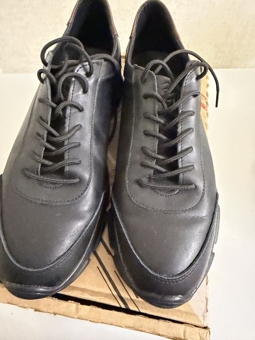 Продам мужскую обувь.