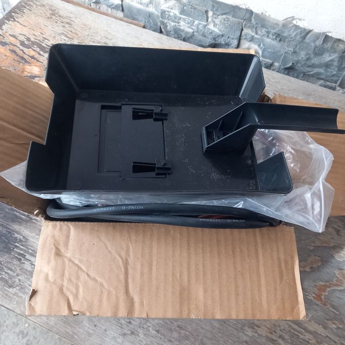 Aparat de sudura,este în stare perfecta,a fost folosit o singură data