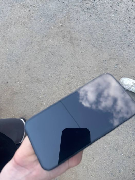 Продаю Iphone 13