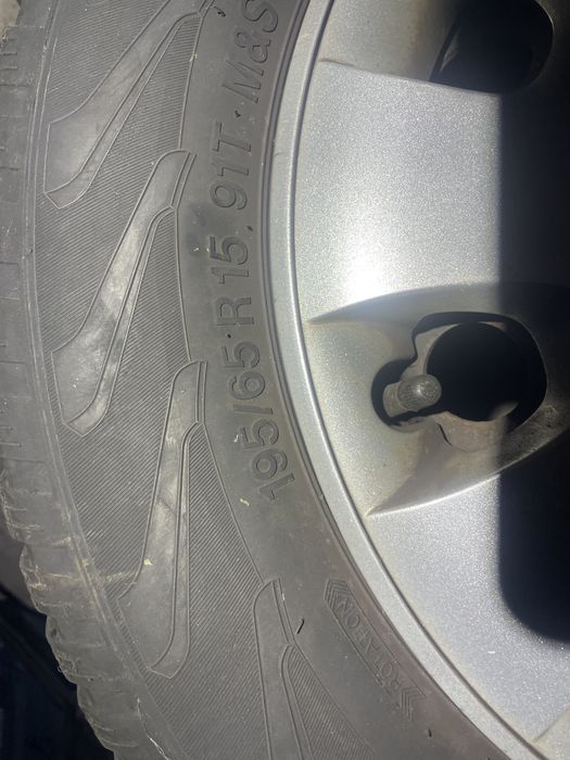 Roti 195/65/15. 5x112 vredestein iarna