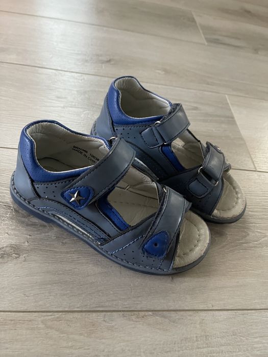 Детская обувь кроссовки сандали туфли