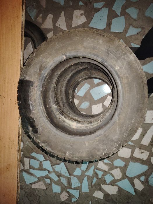 Продам зимний покрышки