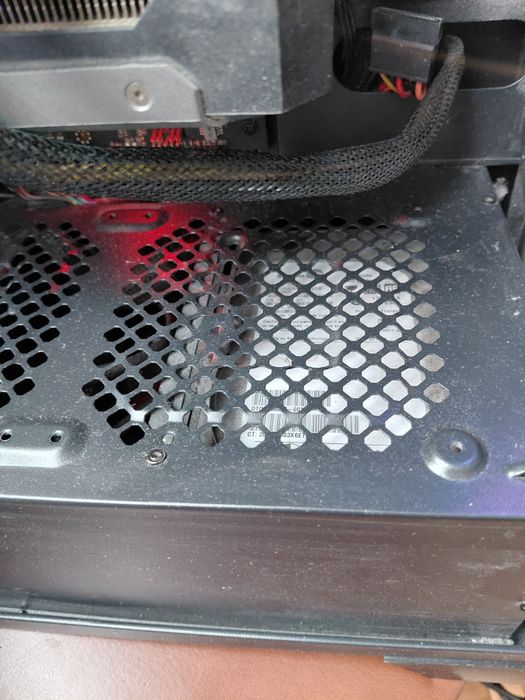 Продам компьютер. Игровой. Срочно.