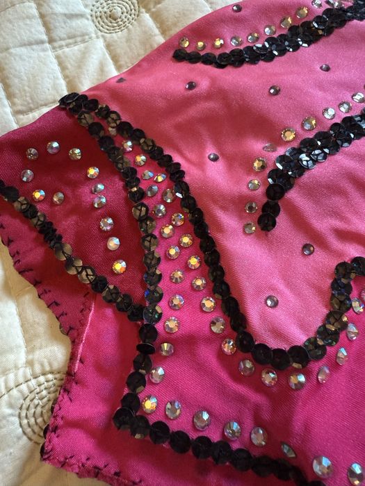 Продам купальник для художественной гимнастики, абсолютно новый