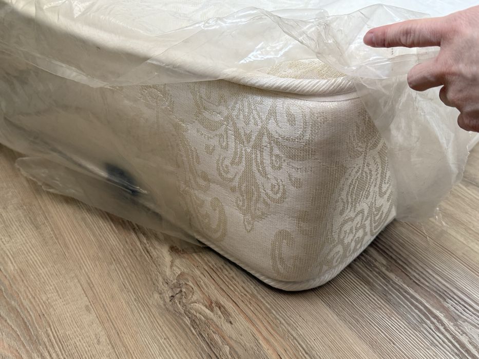 Продам матрас в заводской упаковке.
