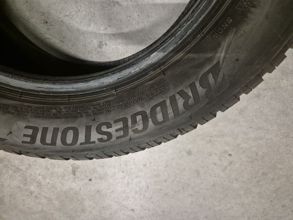 2 anvelope iarna Bridgestone 205 60 16 stare foarte buna