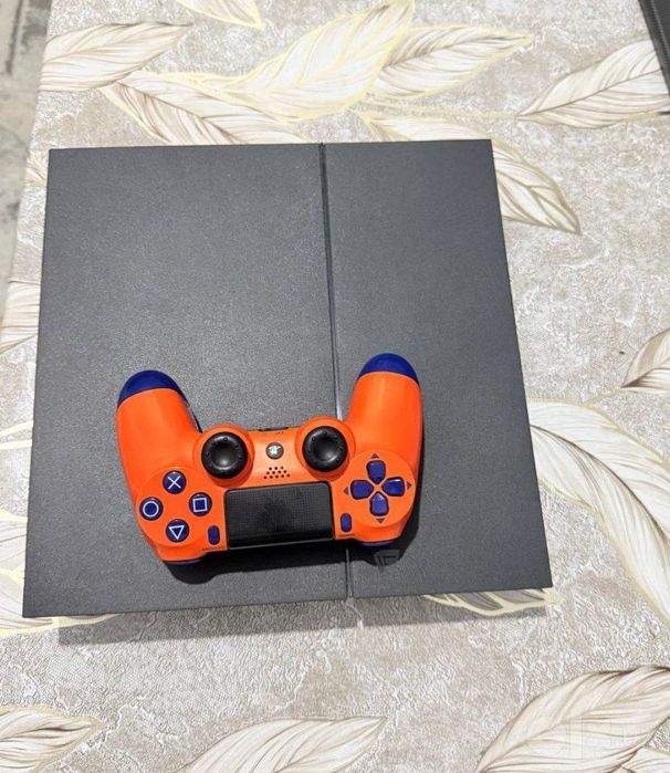 Ps 4 Pro holati zur deyarli ishlatilmagan 1 joystick bor
