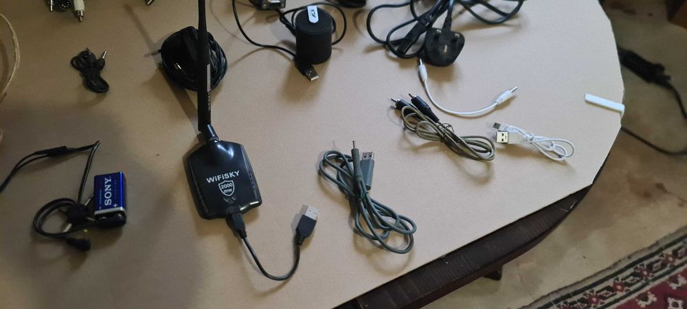 Кабели,зарядни,камери за компютри