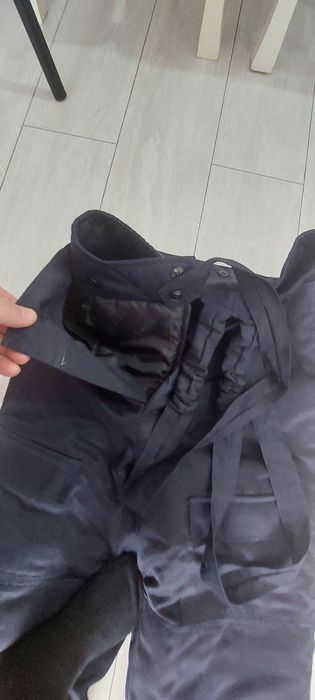 Продаю зимнию спец одежду