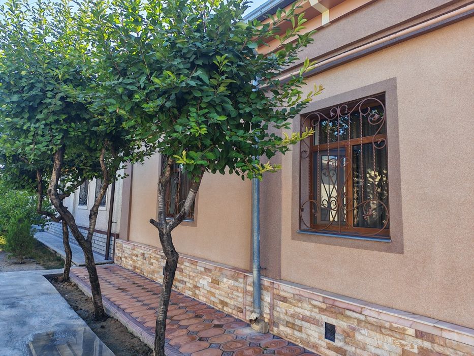 Hovli sotiladi tinch fayzli joy